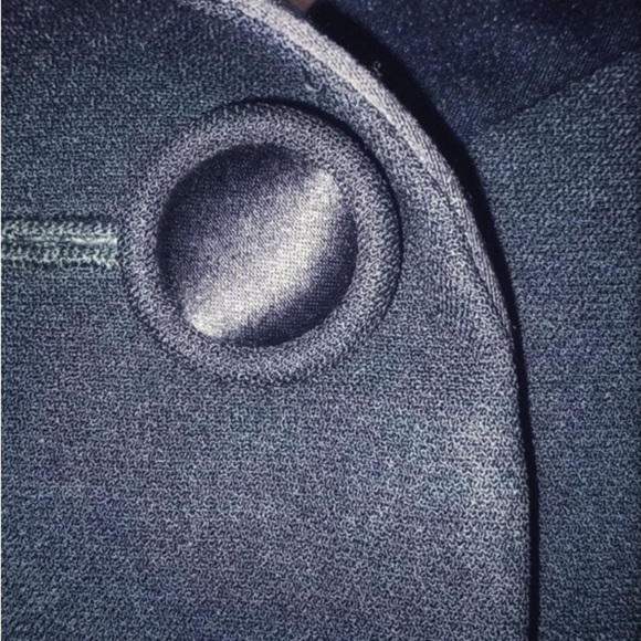 Atrium Collection, Vintage 2pc Black Skirt Suit w/ Satin V-Neck Collar Size 10 - Picture 5 of 7